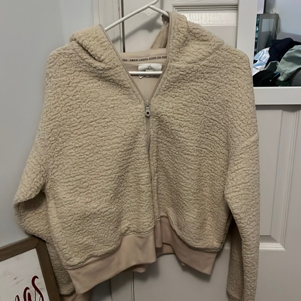 Cropped aerie Sherpa